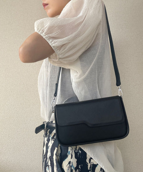 ボックス型ショルダーバッグ